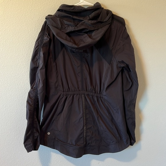 Lululemon Gather And Sprint Running Windbreaker Rain Jacket: Black Size 12 - Picture 9 of 16
